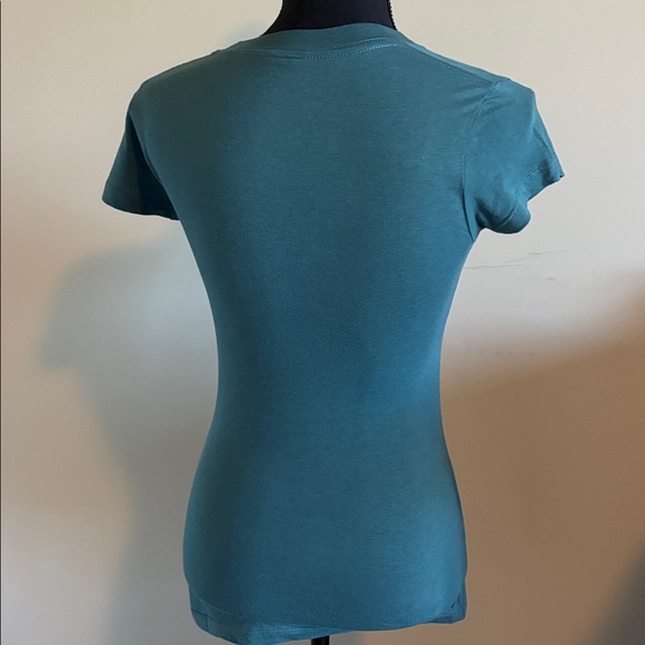 Aloha!  O'Neill aloha hibiscus tee shirt in green, pink, yellow. Size XS. EUC. - Picture 6 of 8